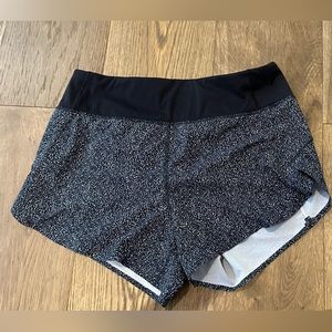 Athleta Run With It Shorts Women’s XS